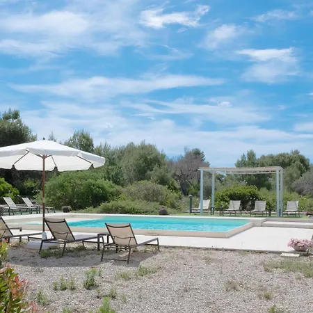 Borgo Del Sole Salento מלון דירות 3*