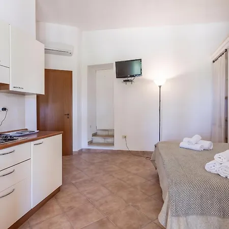 Borgo Del Sole Salento מלון דירות טורה ואדו