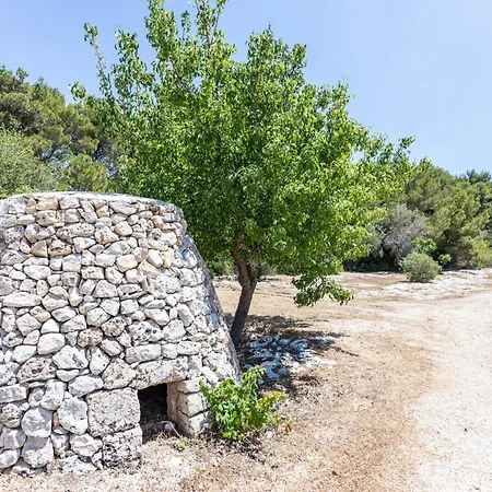Borgo Del Sole Salento מלון דירות 3*