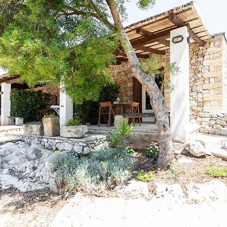 Borgo Del Sole Salento מלון דירות 3*