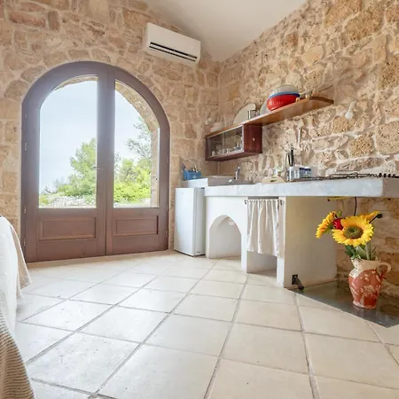 Borgo Del Sole Salento מלון דירות 3*